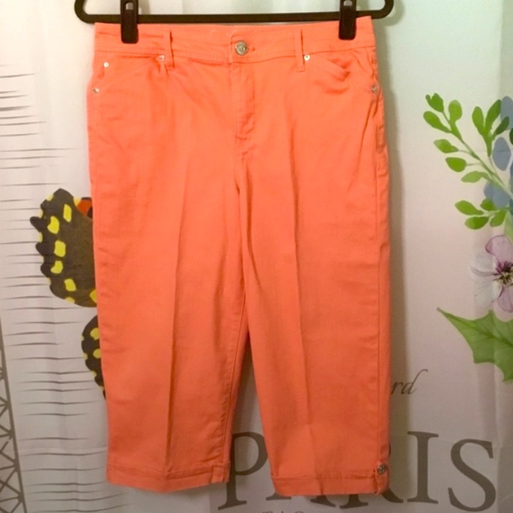 Gloria Vanderbilt Women’s Lillian Capri Pants Size 6 Bright Hibiscus